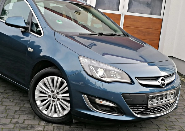 Opel Astra cena 28900 przebieg: 212000, rok produkcji 2013 z Września małe 781